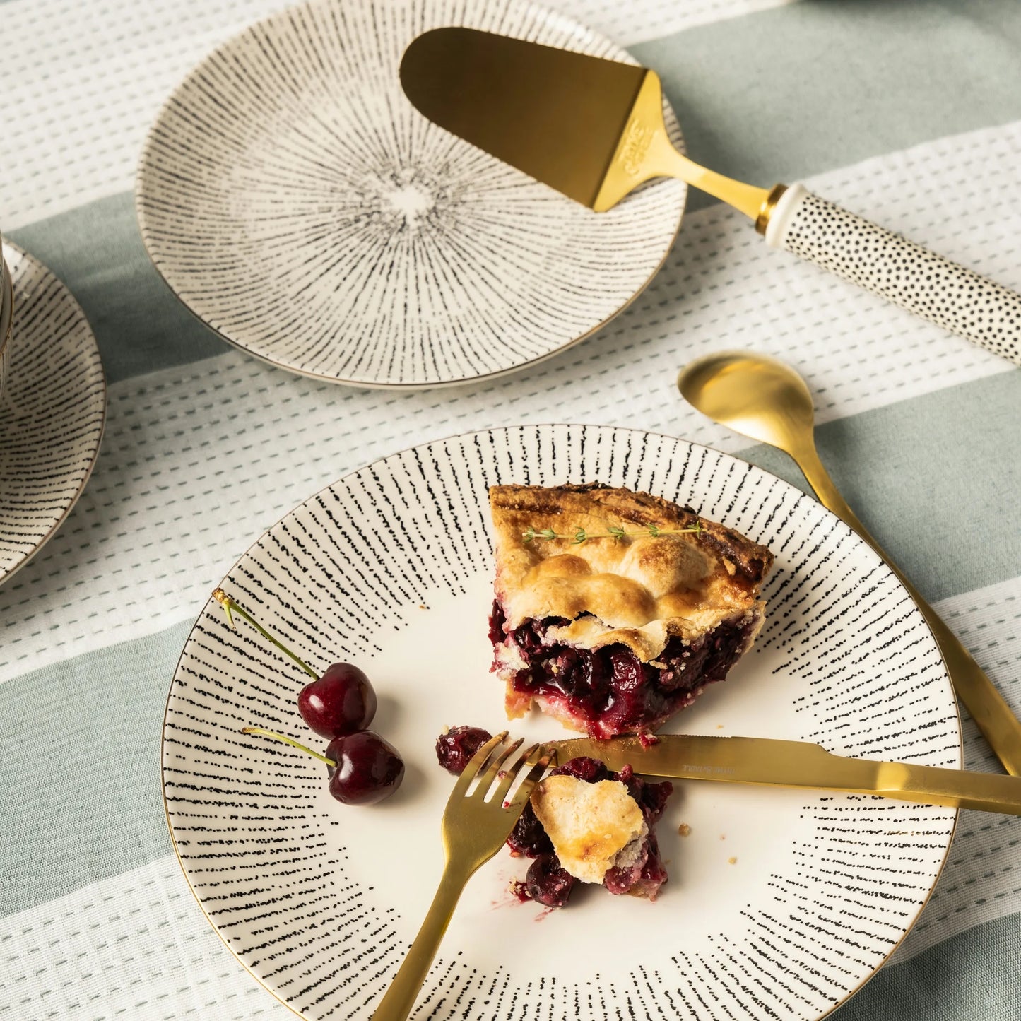 Riley 12-Piece Ceramic Dinnerware Set