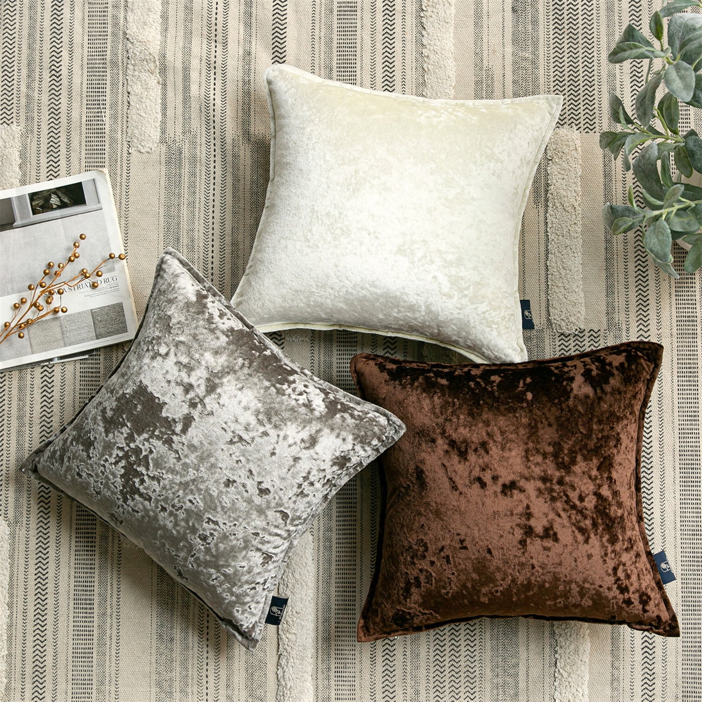 18" X 18" Modern White Polyester Throw Pillow , ( 2 Count)