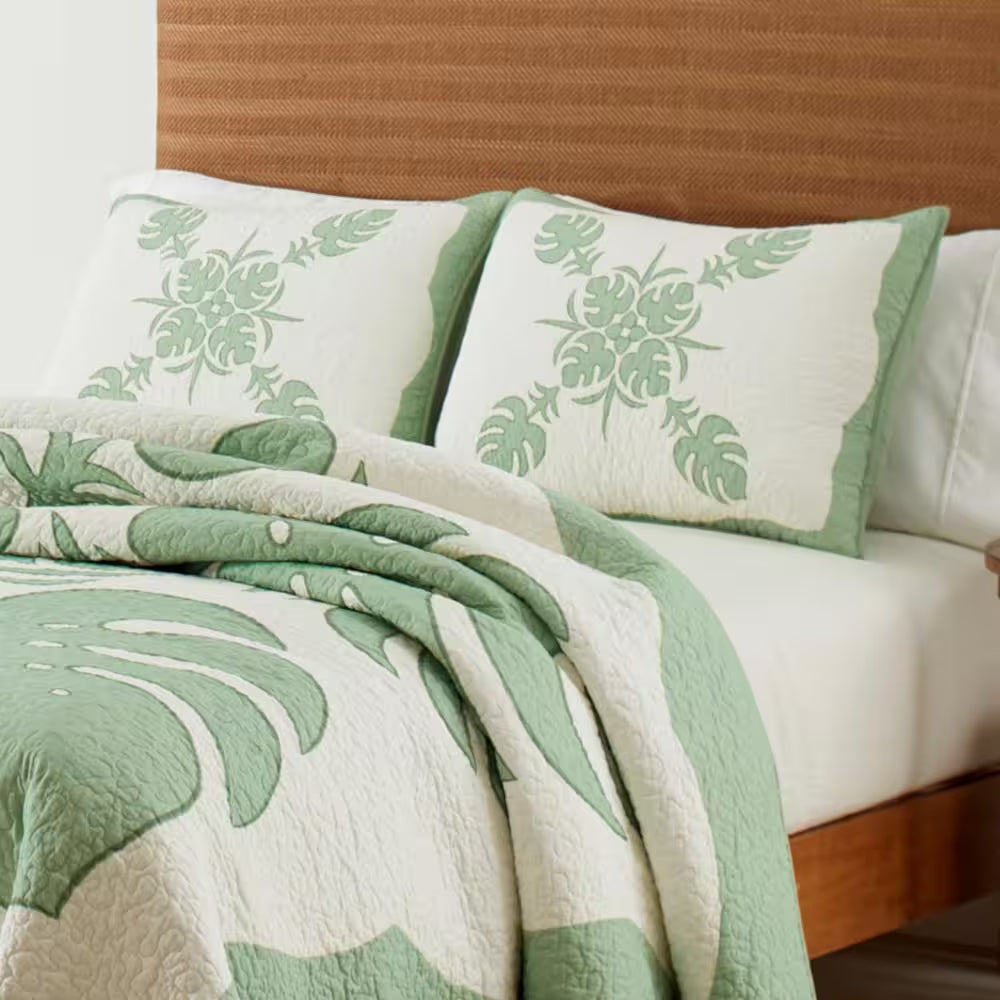 Molokai 1-Piece Green Floral Cotton Full/Queen Cotton Quilt
