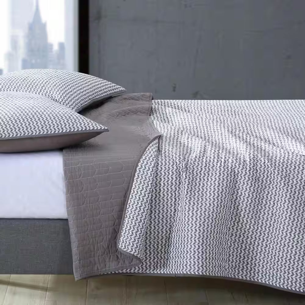 Leaves 3-Piece Beige Geometric Cotton King Quilt Set
