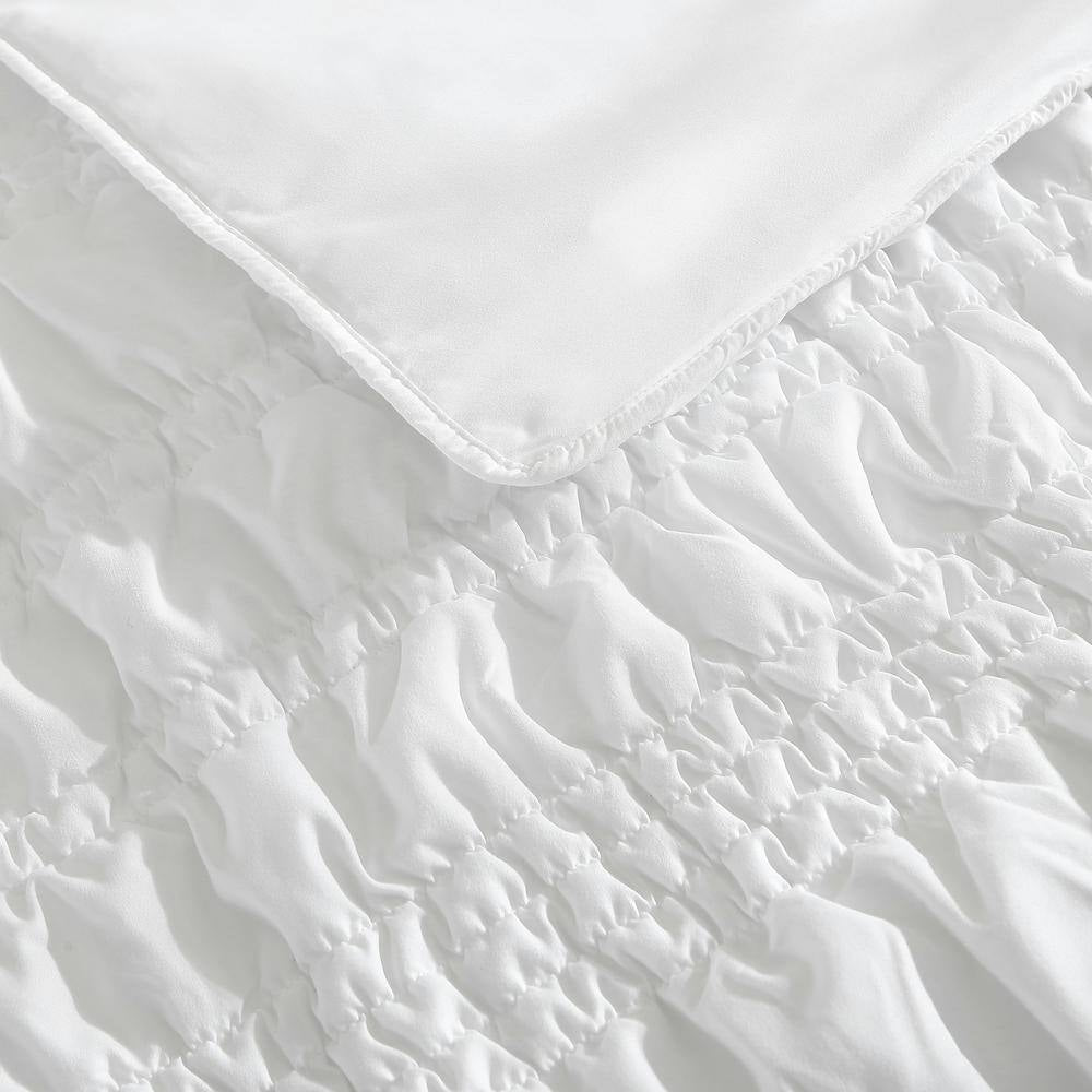 Scrunch Stripe 2-Piece White Microfiber Twin Quilt Set