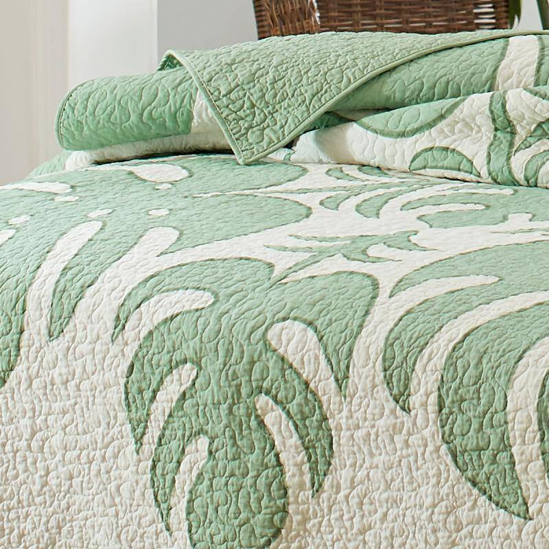 Molokai 1-Piece Green Floral Cotton Full/Queen Cotton Quilt