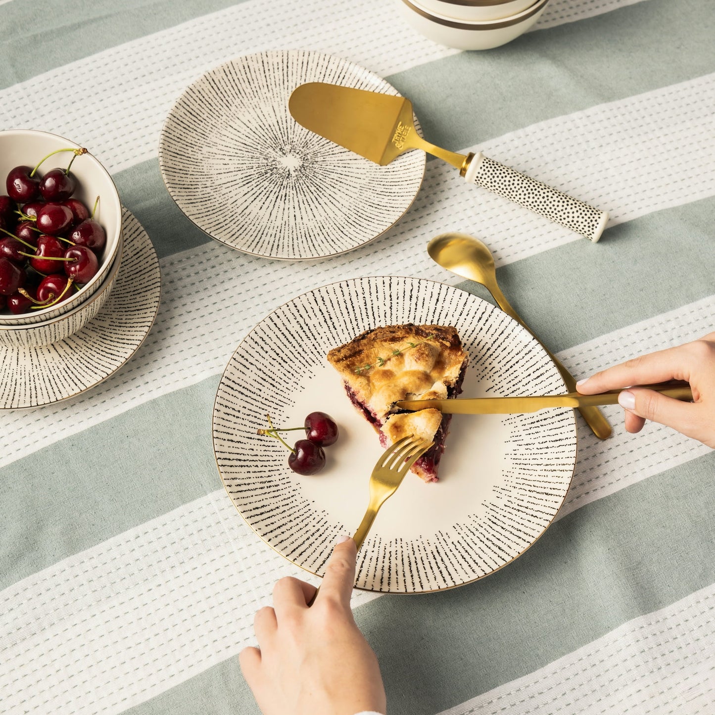 Riley 12-Piece Ceramic Dinnerware Set