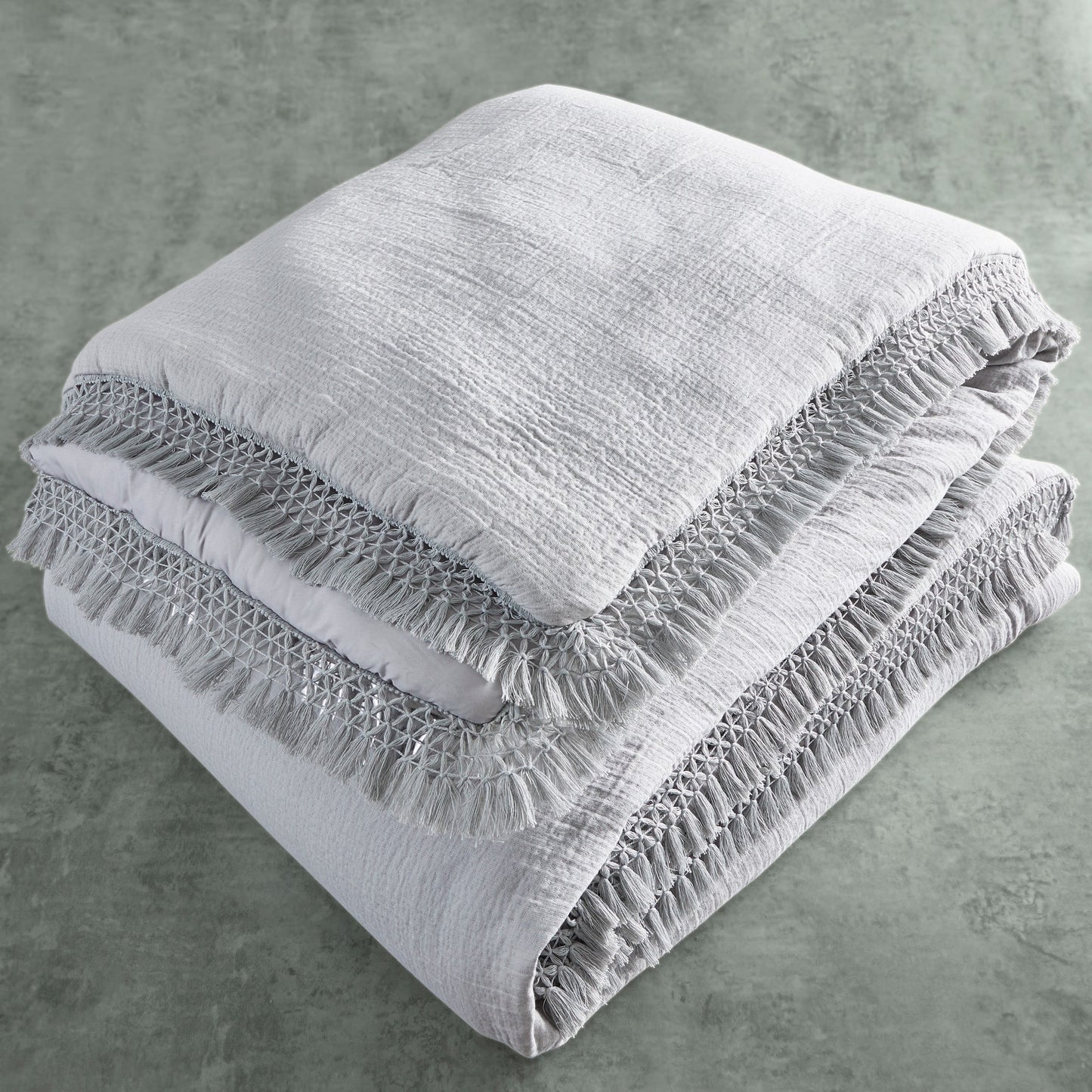 Solid Color Soft Silver Textured Matelassé Full/Queen Duvet Cover Set, No Fill