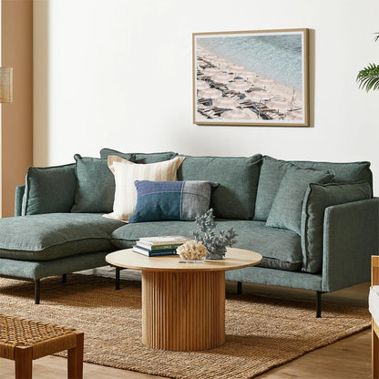 Farmhouse round Pedestal Coffee Table Solid Wood Coffee Table Modern Accent Table Rustic Center Table for Living Room