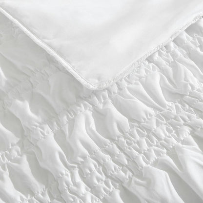 Scrunch Stripe 2-Piece White Microfiber Twin Quilt Set